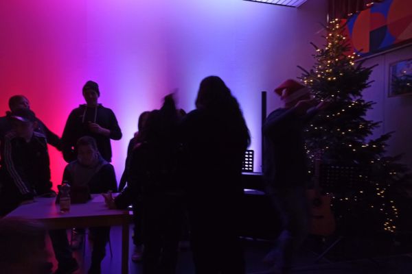 23-12-weihnachtsdisco-2A38C7D19-57FE-3E01-9B15-7EC292BE0EE2.jpg
