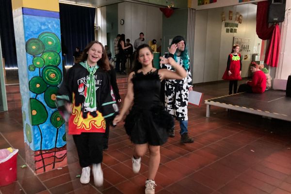 24-02-fasching-19D774E9B3-8788-C58F-A658-3A6D5E1E280D.jpg