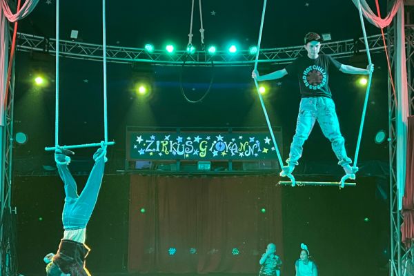 24-05-zirkus-20E1A05796-7F31-5D4F-0D73-CB80C2341E51.jpeg