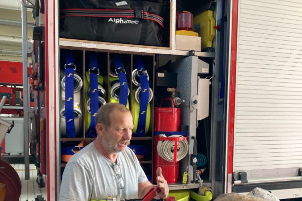 24-06-besuch-bei-der-feuerwehr-59F9148AC-FBDB-57A3-7C42-FB97CE24B601.jpeg