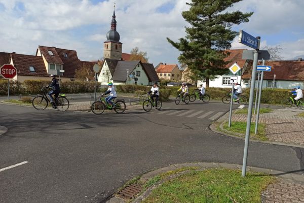 23-04-fahrradtraining-31B10767C-0239-549C-EB96-D8EF68803C57.jpg