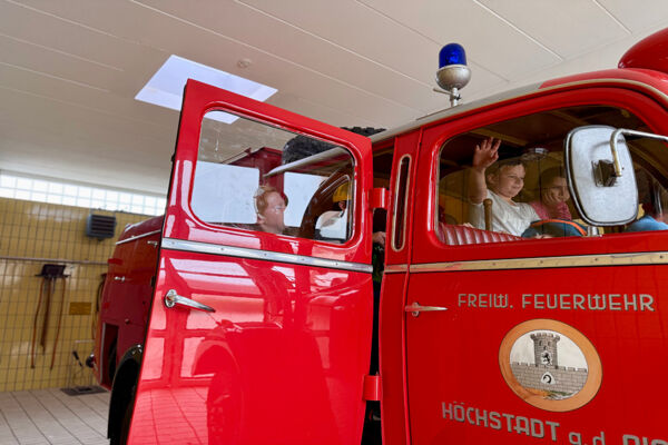 25-07-feuerwehr6A1BD865E-79E2-D65A-150E-6E203DACE462.jpg