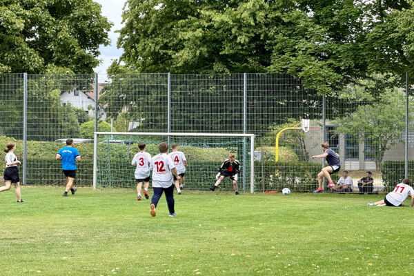 25-07-fussballturnier14B4AB1906-2CE5-07F0-FA31-91623E6F5DAC.jpg