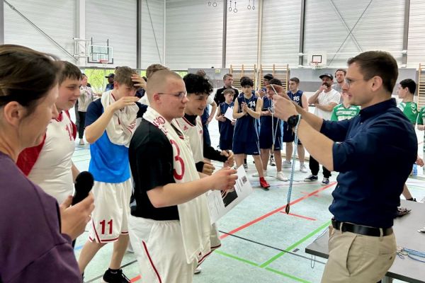 basketball-012E2AC0C6-20A1-9E18-02E5-A14E519FEE24.jpg