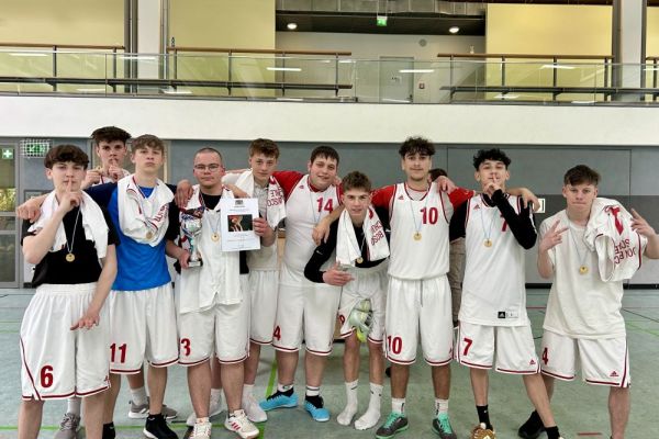 basketball-074B09F017-7BD8-DC24-54AC-A0A2E374B189.jpg