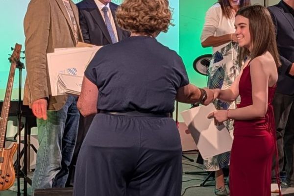 26-07-abschlussfeier-06A2D2DCE1-76FB-694A-D964-EC2CB75C5FC4.jpg